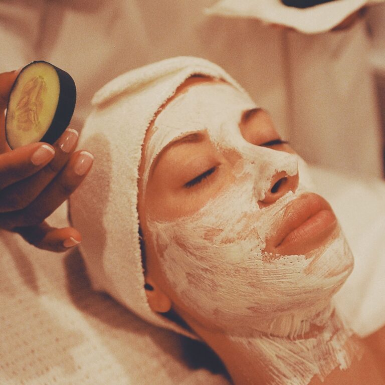 Best Facial at Divya Graceful Glam, Chanakyapuri, Ahmedabad