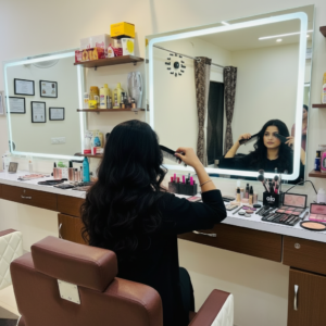 hair-comb-at-divya-graceful-glam