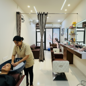 hair-wash-at-divya-graceful-glam