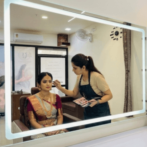 Best Beauty Makeup in Chanakyapuri, Divya Graceful Glam